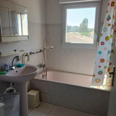 2 Pièces Terrasse 39m2 à 500m De La Appartement