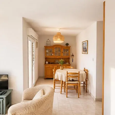 Appartement 2 Pièces Terrasse 39m2 à 500m De La *